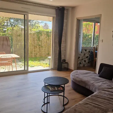 Les Hautains Apartment *